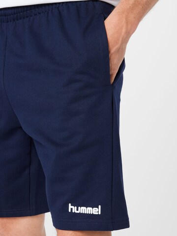 Hummel Regular Sportshorts in Blau