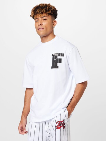 T-Shirt FUBU en blanc : devant