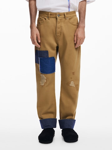 Desigual Štandardný strih Kapsáče - Hnedá: predná strana