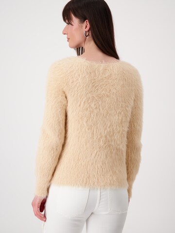 Pullover di monari in arancione