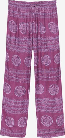 Pull&Bear Trousers in Purple: front