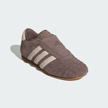 ADIDAS ORIGINALS Слипоны 'Taekwondo' в Коричневый