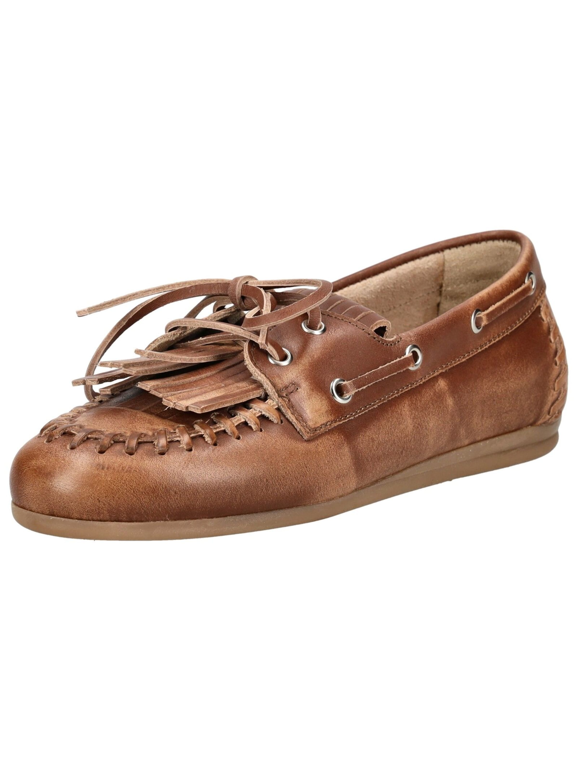 PAVEMENT Moccasin in Brown, Item view