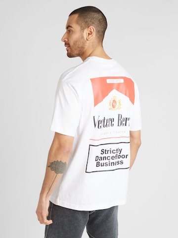 Vertere Berlin Μπλουζάκι 'CIG' σε λευκό: μπροστά