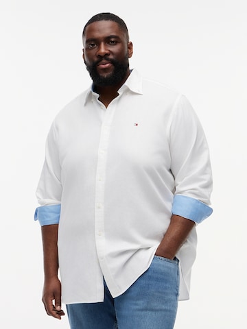 Tommy Hilfiger Big & Tall Regularny krój Koszula w kolorze biały: przód