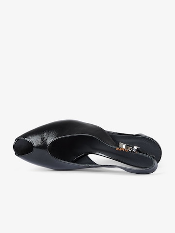 ANCAMY Sandals in Black
