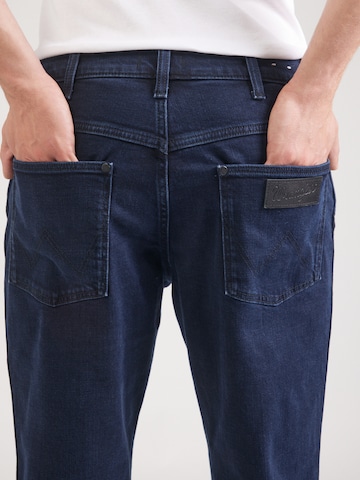 WRANGLER Regular Jeans 'RIVER' in Blauw