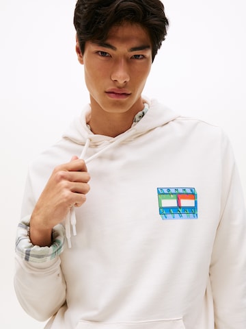 Tommy Jeans Collegepaita värissä valkoinen