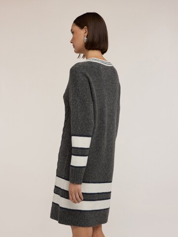 MOTIVI - Vestido en gris