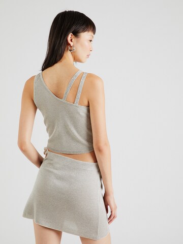 Haut Monki en gris