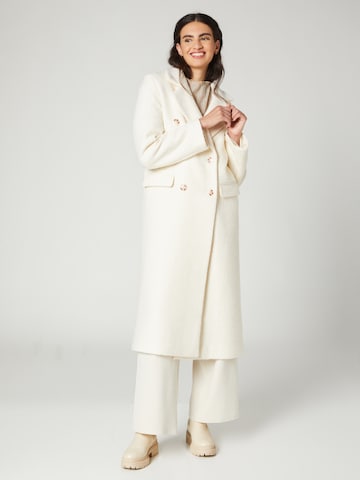 Guido Maria Kretschmer Collection Ανοιξιάτικο και φθινοπωρινό παλτό 'Elva' σε λευκό: μπροστά