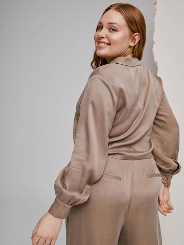 A LOT LESS Blouse 'Betty' in Brown