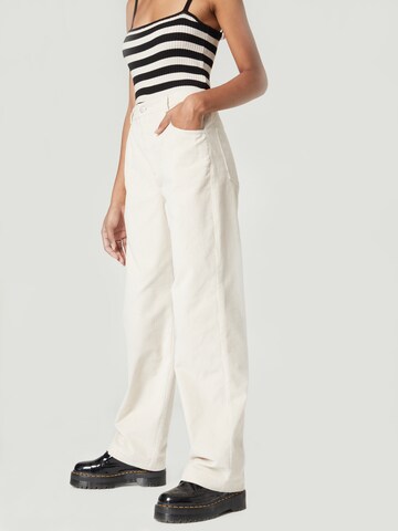 A LOT LESS Wide leg Jeans 'ELEONORA' in White