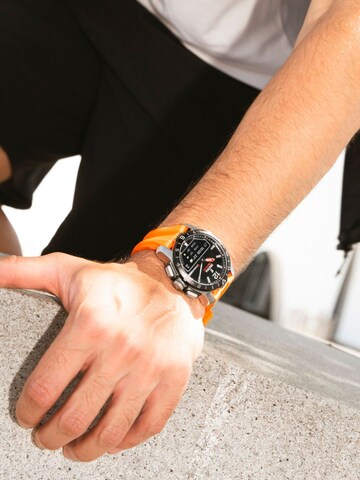 Montre digitale FESTINA en orange : devant