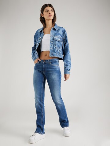 Tommy Jeans Flared Jeans 'MADDIE BOOTCUT' in Blauw