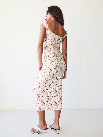 Bershka Sukienka w kolorze beżowy