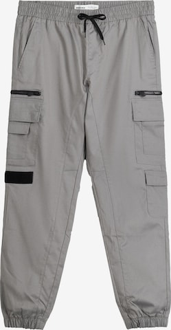 Regular Pantalon cargo Bershka en gris : devant