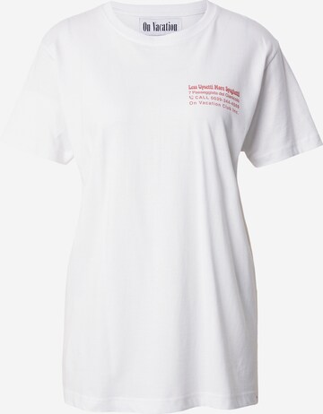 On Vacation Club Shirt 'Less Upsetti' in White: front