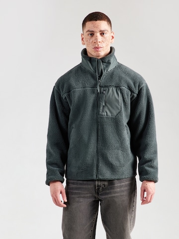 ABOUT YOU - Chaqueta polar 'Diego' en verde: frente