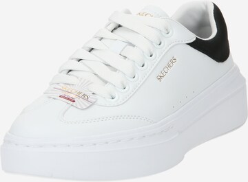 Baskets basses SKECHERS en blanc : devant