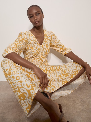Robe ' ' Apricot en jaune