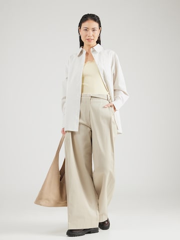 dzeltens rosemunde Topiņš