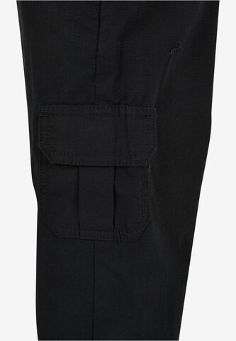 Regular Pantaloni de la Urban Classics pe negru