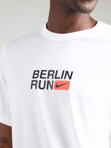 NIKE Toiminnallinen paita 'CITY MRTH' värissä valkoinen