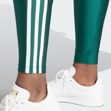 Skinny Pantaloni sport de la ADIDAS ORIGINALS pe verde