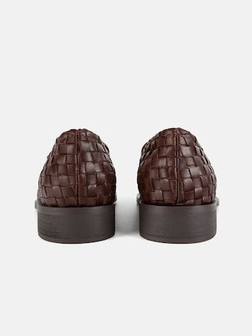 L37 HANDMADE SHOES Instappers 'PURE CLASSIC' in Bruin