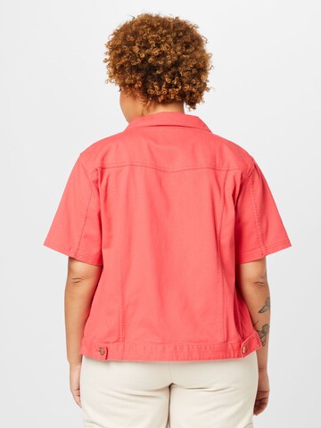 Veste mi-saison 'DARSY' ONLY Carmakoma en rose