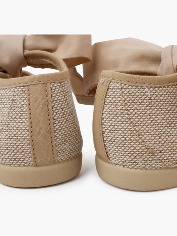 Pisamonas - Bailarina en beige