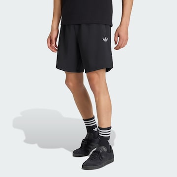 regular Pantaloni 'Trefoil Essentials' di ADIDAS ORIGINALS in nero: frontale