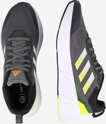 ADIDAS SPORTSWEAR Buty do biegania 'Questar' w kolorze szary