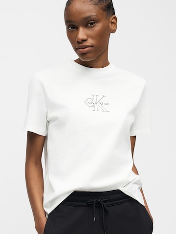 Tricou 'CLASSIC SEASONAL' de la Calvin Klein Jeans pe alb