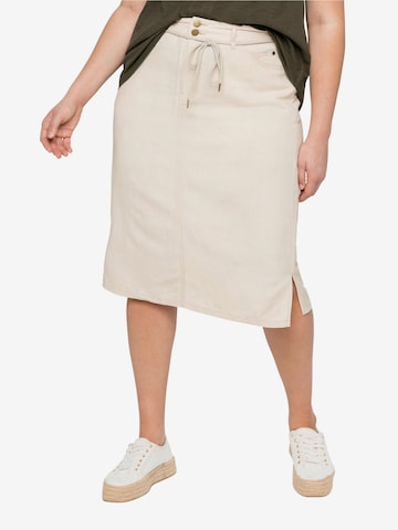 SHEEGO Skirt in Beige: front
