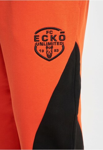 Ecko Unlimited Loose fit Pants in Orange
