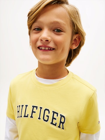TOMMY HILFIGER - Camisola 'VARSITY' em amarelo