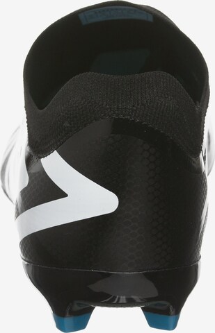 UMBRO Soccer Cleats in Black