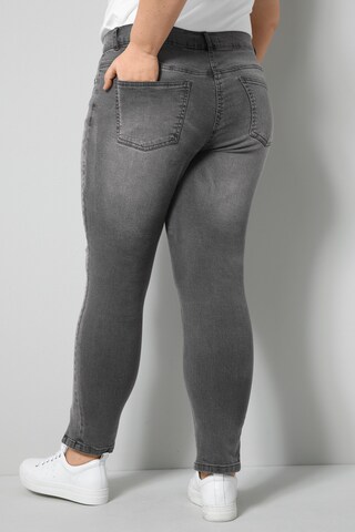Sara Lindholm Regular Jeans in Grau