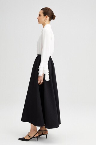 Touche Prive Skirt in Black