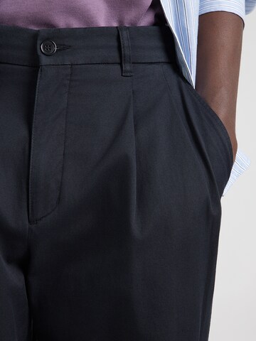 NORSE PROJECTS Loosefit Veckad byxa 'Hestur' i svart