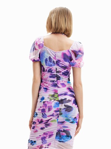 Rochie de la Desigual pe roz