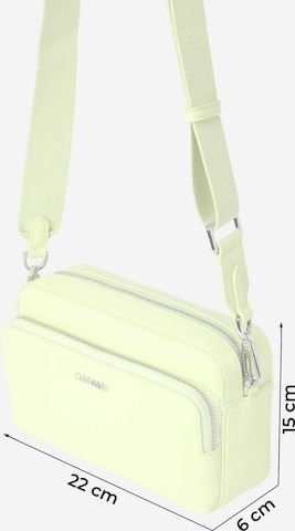 Calvin Klein - Bolso de hombro en verde