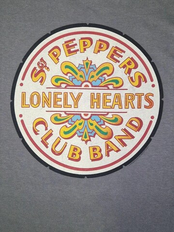 The Beatles Koszulka 'Beatles- lonely Hearts Club T-Shirt' w kolorze szary