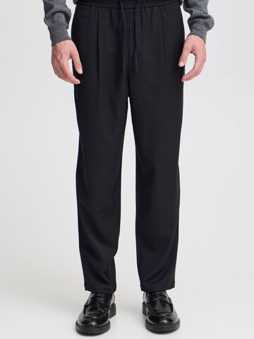 Casual Friday Loosefit Chino 'HAAKAN 0165' in Zwart: voorkant
