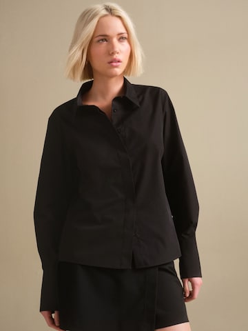 Next Bluse 'Essential' in Schwarz: Vorderseite