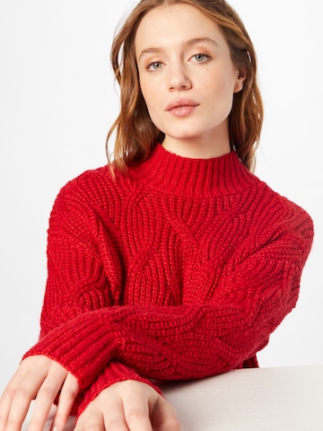 American Eagle Sweater in Red