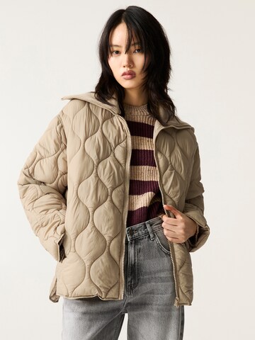 Veste mi-saison Pull&Bear en marron : devant
