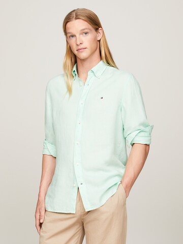 Coupe regular Chemise TOMMY HILFIGER en vert : devant